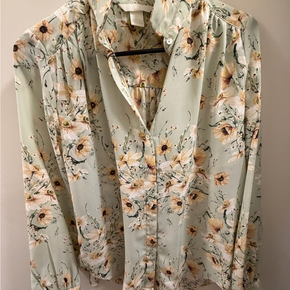 H&M Light Green Floral Blouse
